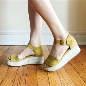 COS flatform with marble effect sole